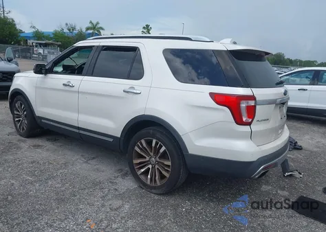 2016 Ford Explorer Platinum z USA, uszkodzony, nr VIN 1FM5K8HT5GGC46259
